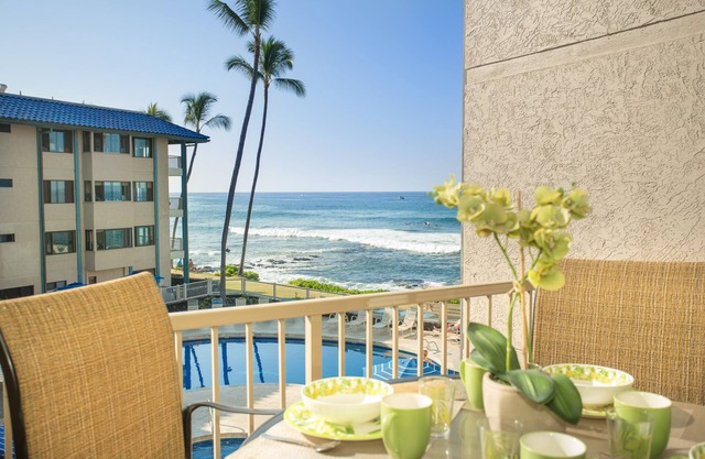 Newly Renovated Ocean View Condo 🐳 Stunning Views From The Lanai! 🌅 Kona Reef E-22