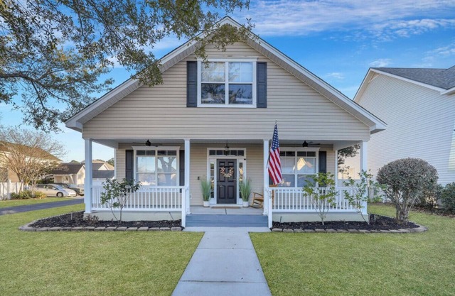 Newly Renovated Old Town Charmer + HH Beach Access