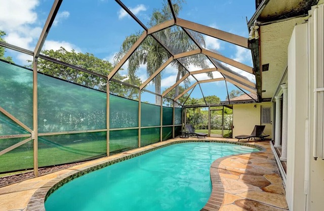 Newly Renovated Private Oasis with pool