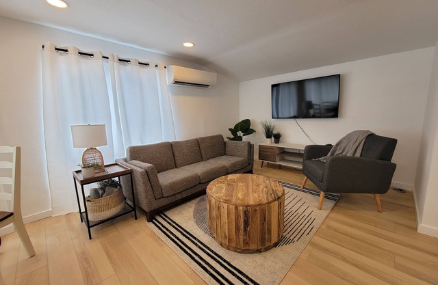 Newly Renovated, Private Backyard with Hot Tub