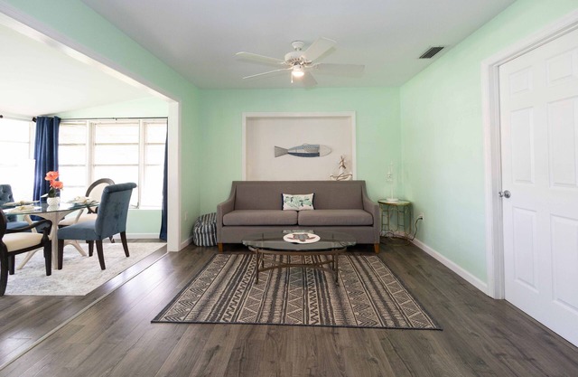 Newly renovated! Quiet home in walkable neighborhood! 2 miles from ocean!