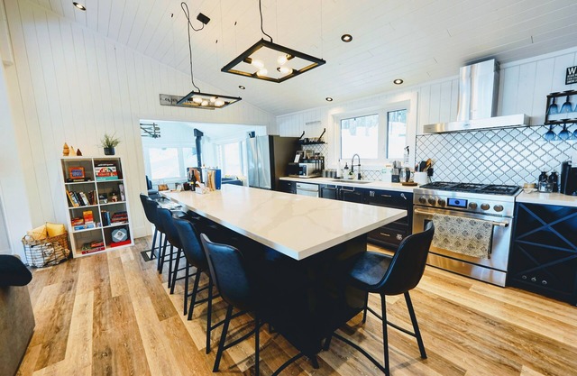 Newly Renovated Secluded Cottage