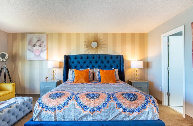 Newly Renovated Suite, Amazing Water View Best Location to Disney and Universal