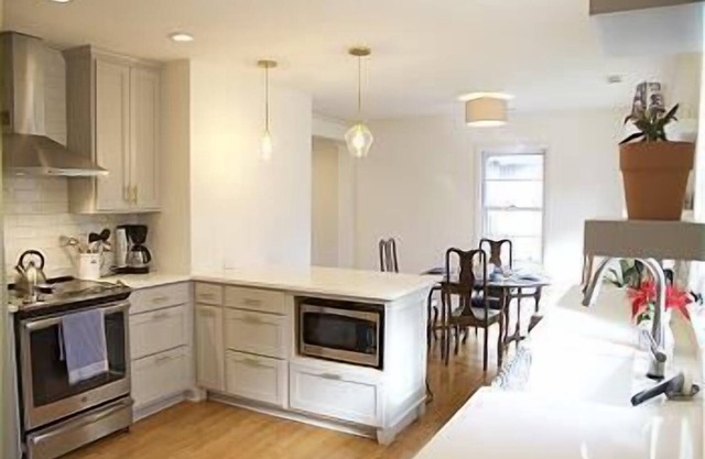 Newly Renovated White Brick Ranch-Minutes to UVA