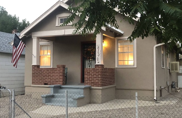 Newly updated 3 bedroom home near Arkansas River