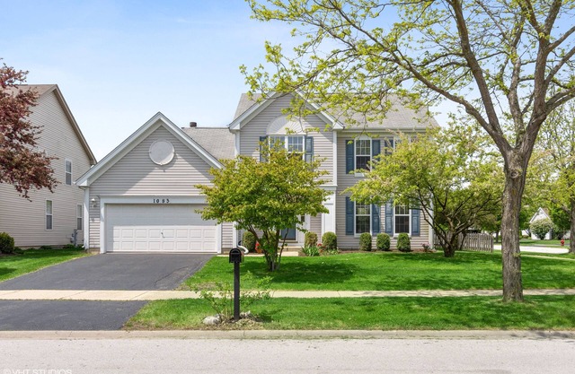 Newly Updated - Close to Everything - Naperville!