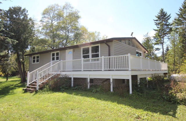 Newly updated cottage on 13 acres only minutes from Potawatomi State Park!