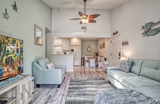 Newly Updated 2 Bed/1 Bath Condo - 3 Minute Walk to Beach - Best Deal Around!