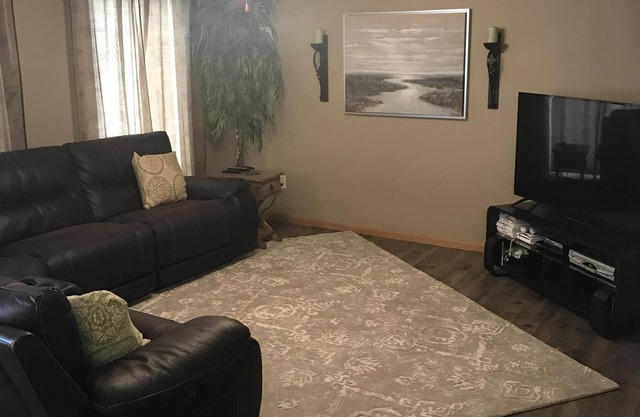 Newly Updated Vacation/Executive Home-Minutes To Downtown