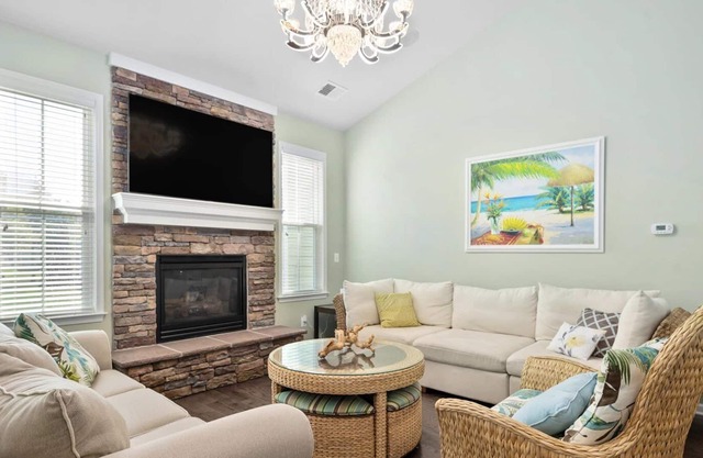 Newly Upgraded House in Bayside Community