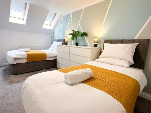 Newman House by Blue Skies Stays