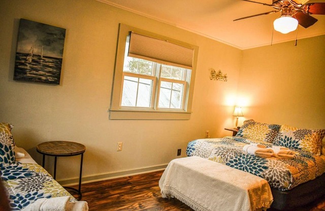 Newport Sunshine/Brook Road Inn