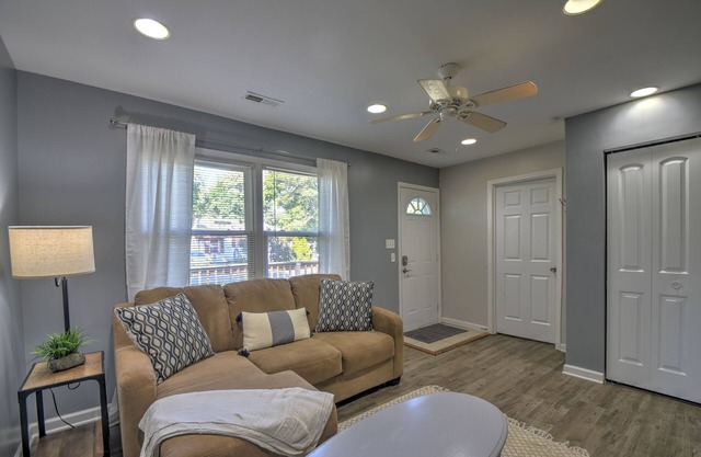 NewVrbo Cozy Ranch Near Casino,Indiana Dunes,Hospitals,Refinery,Firepit,big yard