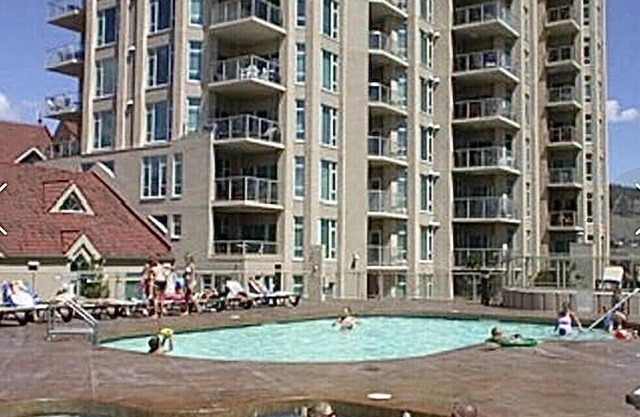 NEXT TO MEMORIAL CUP ! Downtown Lakefront Luxury. Amazing Views! Pools, hot tubs
