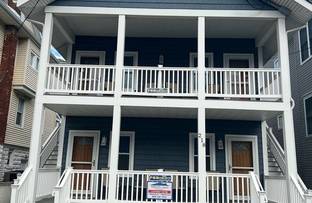 Next To The Beach In Ocean City! 2 Minute Walk To Beach-GREAT LOCATION!