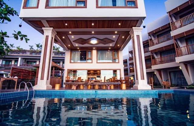 Ngapali Win Hotel