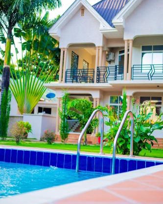 Nguchiro Palace Hotel