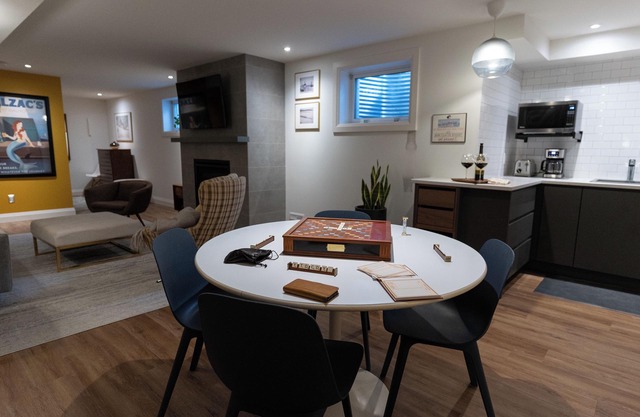 Niagara Getaway up to 4 with Breakfast!