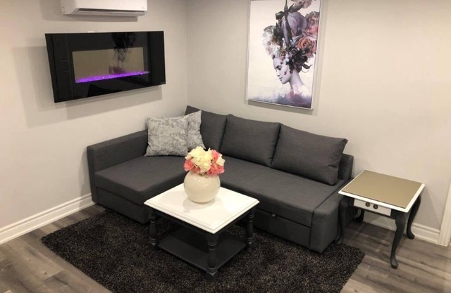 Niagara Luxury - Warm, Cozy and Clean Suite Stay