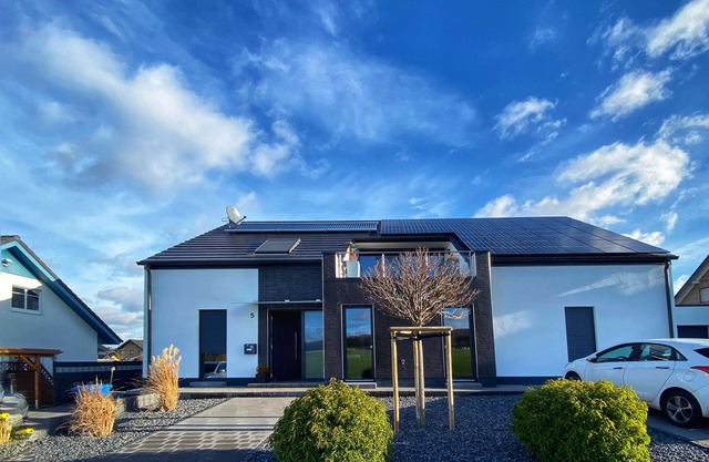 Nice 1-room apartment with box spring bed and separate kitchenette