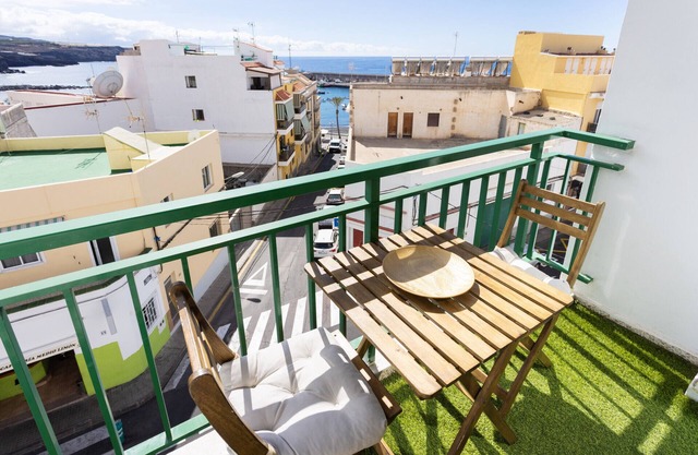 Nice 2 bd apartment by the sea in Playa San Juan