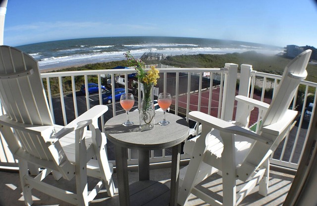 Nice 2 bdrm Beachfront condo with the best views, 2 pools, AC, sports court plus