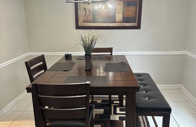 Nice 3 Bed townhome with in Morrow conveniently located/Free Wi-Fi !