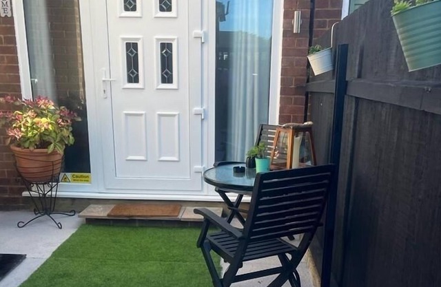 Nice And Cosy Large Studio Near to London Luton Airport (Pet Friendly)