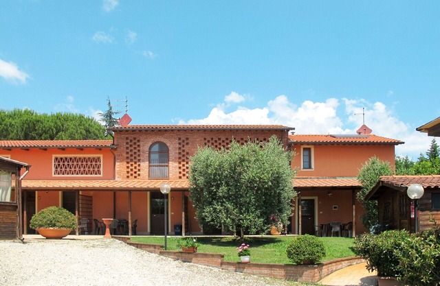 Nice apartment for 7 guests with pool, A/C, WIFI, TV, patio and parking