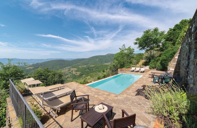 Nice apartment in Loro Ciuffenna AR