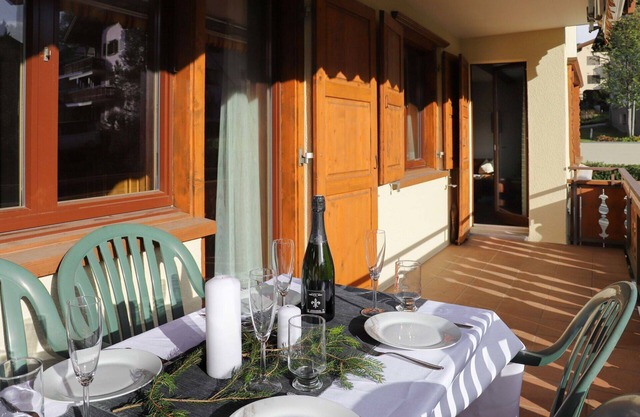 Nice apartment for 5 guests with internet, TV, balcony, pets allowed, panoramic view and parking