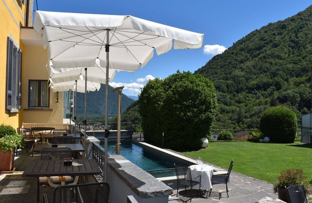 Nice apartment for 2 people with WIFI, pool, TV, patio, pets allowed and panoramic view