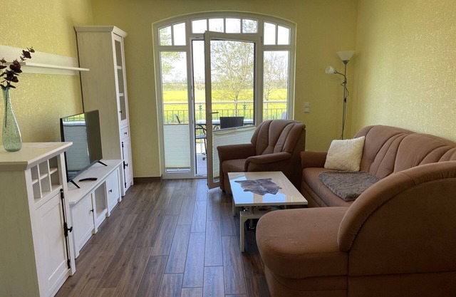 Nice apartment for 3 guests with WIFI, TV, balcony, pets allowed and parking
