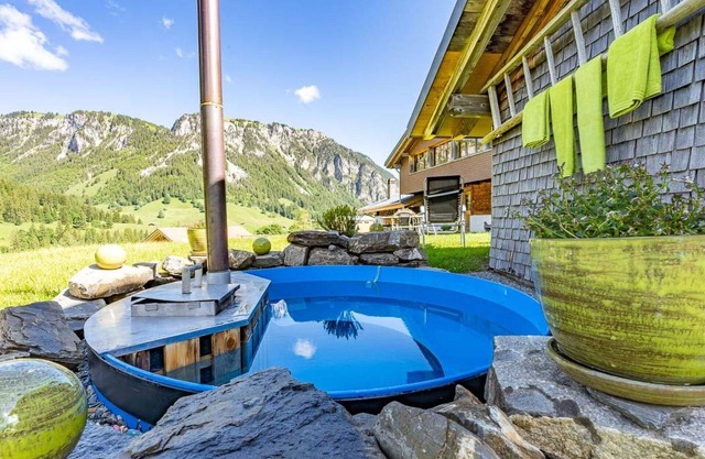 Nice apartment for 4 people with WIFI, TV, balcony and pets allowed