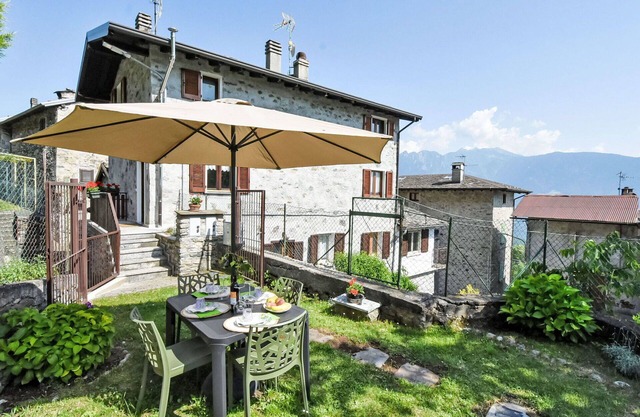 Nice apartment for 4 guests with WIFI, TV, balcony and pets allowed