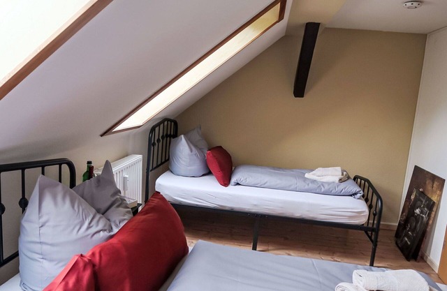 Nice apartment for 5 guests with WIFI, TV, pets allowed and parking