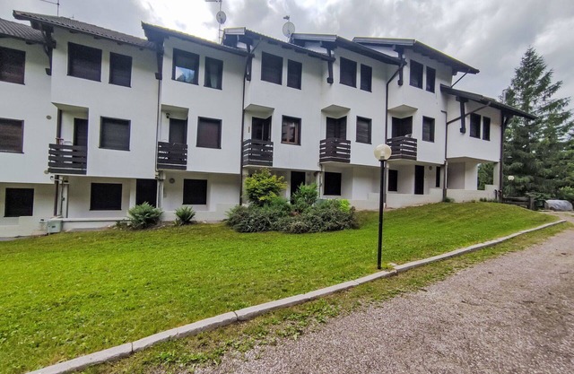 Nice apartment for 5 people with WIFI, TV and patio