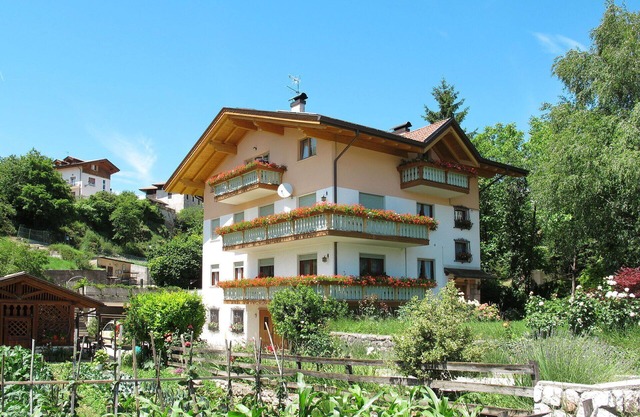 Nice apartment for 6 people with WIFI, TV, patio and pets allowed