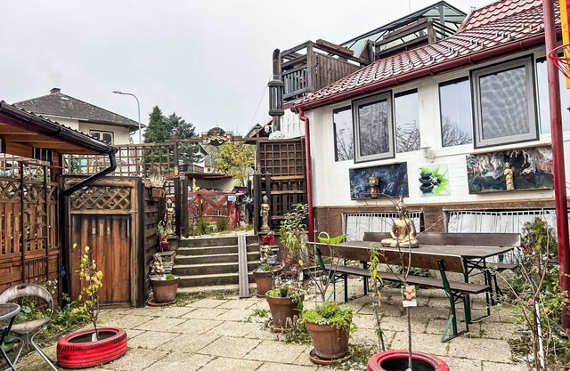 Nice apartment for 6 people with WIFI, TV, patio, pets allowed and parking