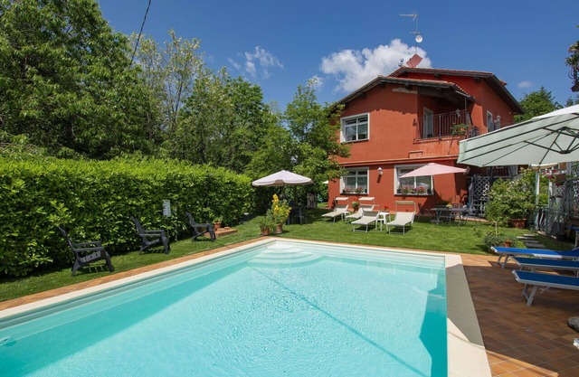 Nice apartment for 8 people with WIFI, pool, TV, terrace and pets allowed