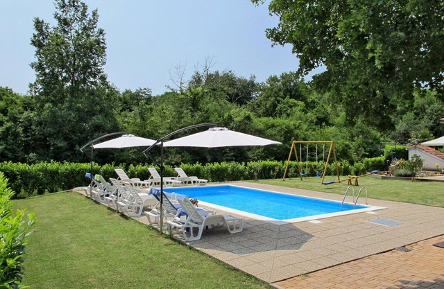 Nice apartment for 4 guests with A/C, WIFI, pool, TV, patio and pets allowed