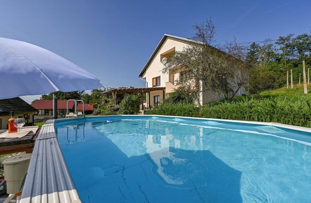 Nice apartment in Grabrovnik with sauna