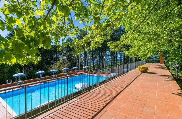Nice apartment in villa with WIFI, pool, TV, terrace, pets allowed, panoramic view and parking