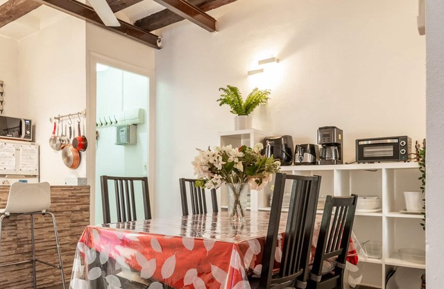 Nice apartment in poble sec near the sea and montjuic mountain