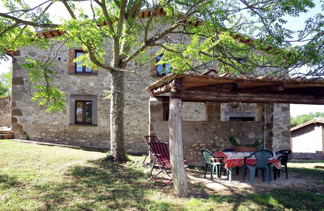 Nice apartment in villa for 2 people with pool, WIFI and patio
