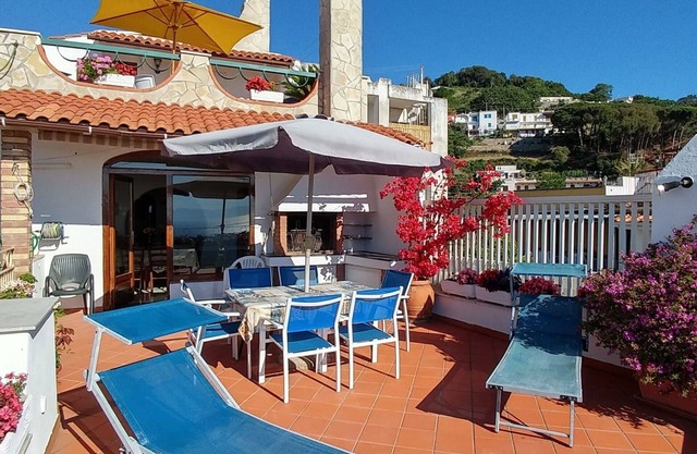 Nice apartment for 9 guests with A/C, WIFI, TV, terrace and parking