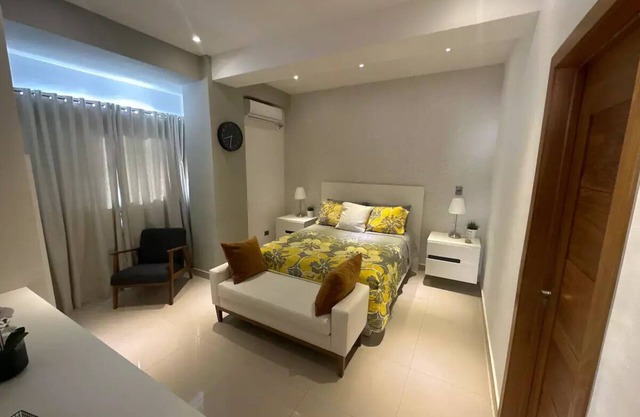 Nice Condo walking distance bella vista Downtown Mall
