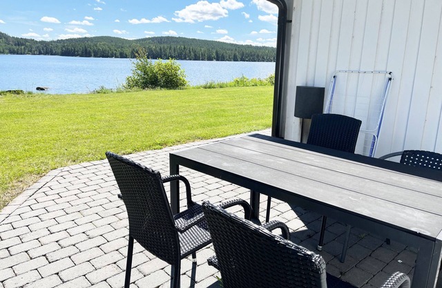 Nice cottage located on a lake plot by Lake Flaten outside Virserum | SE05071