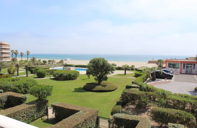 Nice features for this air-conditioned T4 with sea and pool view - 6FLAM701