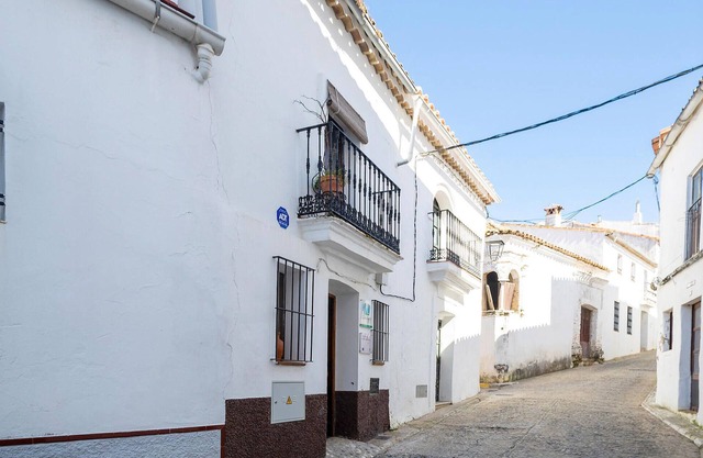 Nice home in Castaño del Robledo